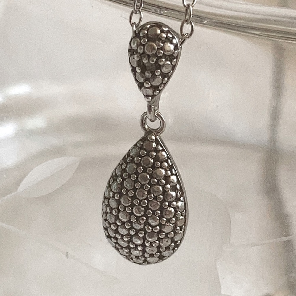 Silver necklace with pendant